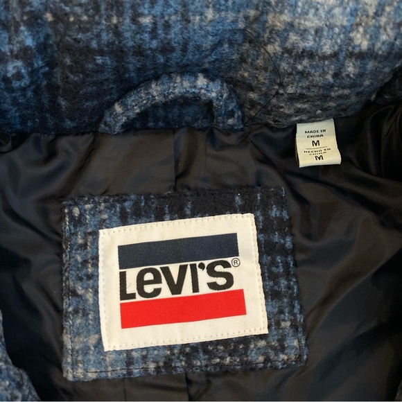 Levi's Women's Cinch Waist Puffer Jacket - Picture 9 of 13